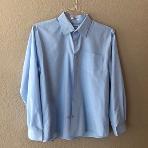 Men’s light blue dress shirt